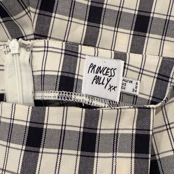 PRINCESS POLLY
Breanna Check Shorts In Black / White - Picture 5 of 5